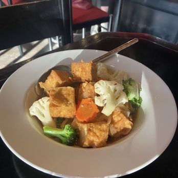 Chada Thai Fine Cuisine - Tofu in garlic pepper sauce - Thai Near Me - Coquitlam, British Columbia Chada Thai Fine Cuisine - Tofu in garlic pepper sauce - Thai Near Me - Coquitlam, British Columbia