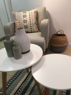 L & H Latina by null