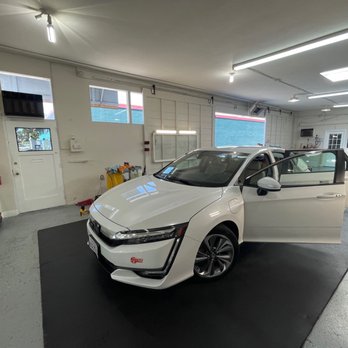 Lion Window Tinting - Clean shop - Car Window Tinting Near Me - San Mateo, California Lion Window Tinting - Clean shop - Car Window Tinting Near Me - San Mateo, California