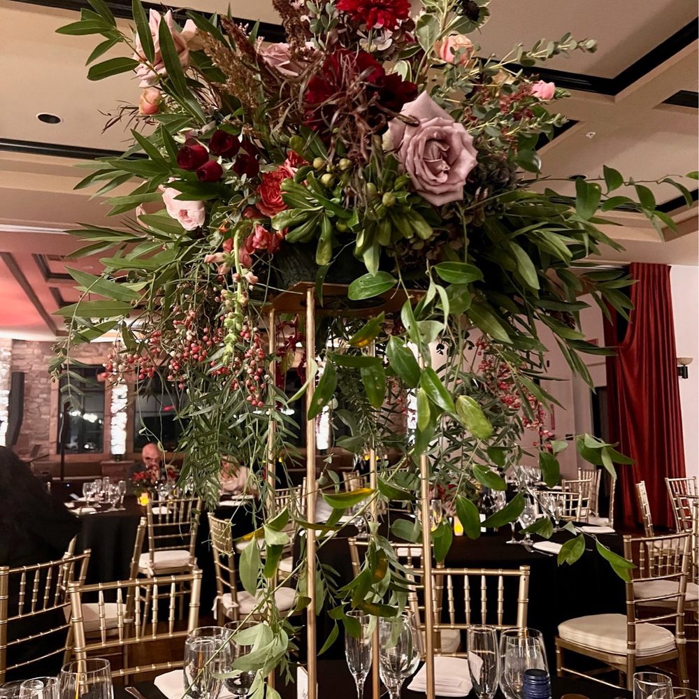Flower Divas - Upgraded to the risers for half the tables - Florists Near Me - Santa Clara, California Flower Divas - Upgraded to the risers for half the tables - Florists Near Me - Santa Clara, California