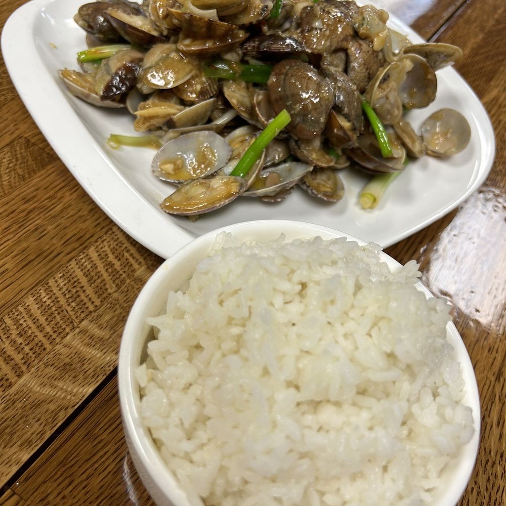 Yummy Kitchen - Clams with a bowl of perfect steamed rice! - Szechuan Near Me - San Jose, California Yummy Kitchen - Clams with a bowl of perfect steamed rice! - Szechuan Near Me - San Jose, California
