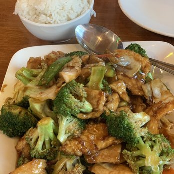 Bamboo House - Chicken and vegetables - Noodles Near Me - Humble, Texas Bamboo House - Chicken and vegetables - Noodles Near Me - Humble, Texas
