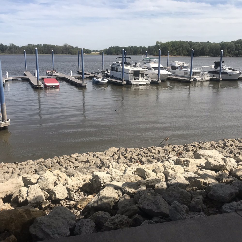 Clinton Marina - Slips - Marinas Near Me - Clinton, Iowa