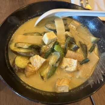 The Sister Restaurant & Cafe - Green curry - Thai Near Me - Honolulu, Hawaii The Sister Restaurant & Cafe - Green curry - Thai Near Me - Honolulu, Hawaii