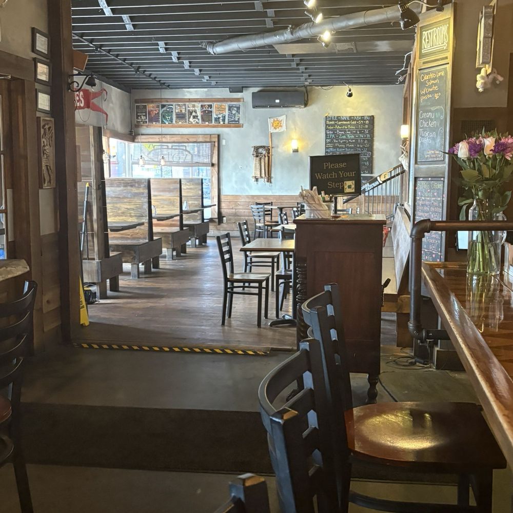 Floyd County Brewing Company - Brewpubs Near Me - New Albany, Indiana Floyd County Brewing Company - Brewpubs Near Me - New Albany, Indiana