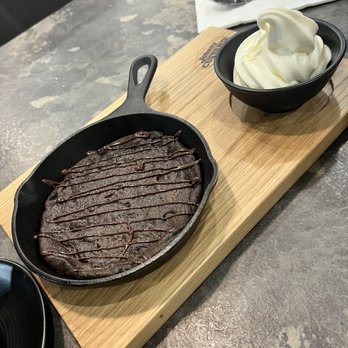 Johnny Custard - Cookie skillet with vanilla ice cream - Desserts Near Me - Toronto, Ontario