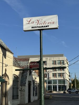 La Victoria by null