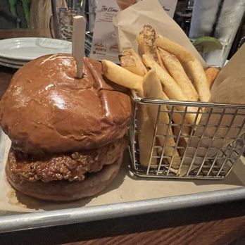 Bar Louie - Chesterfield - Hot honey, chicken sandwich, and fries - Bars Near Me - Chesterfield, Missouri