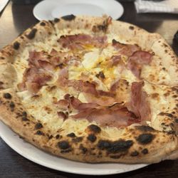 Ristorante Piazza - Carbonara pizza!
