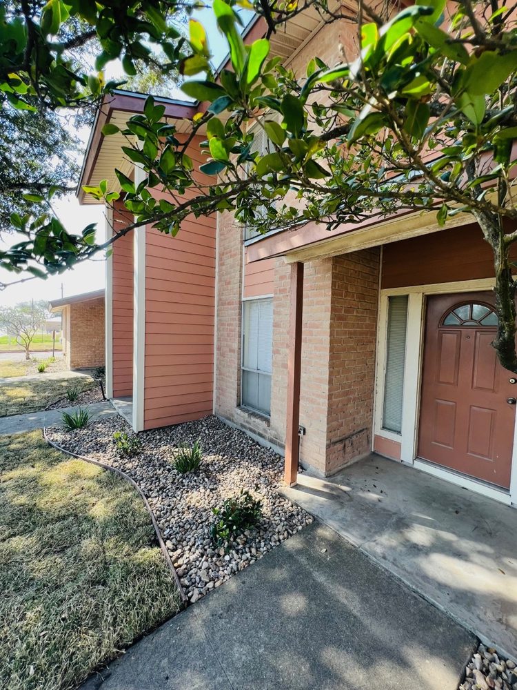 SUNSET TERRACE APARTMENTS 901 Sunset Dr, Alice, Texas Apartments