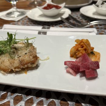 MW Restaurant - New American Near Me - Honolulu, Hawaii
