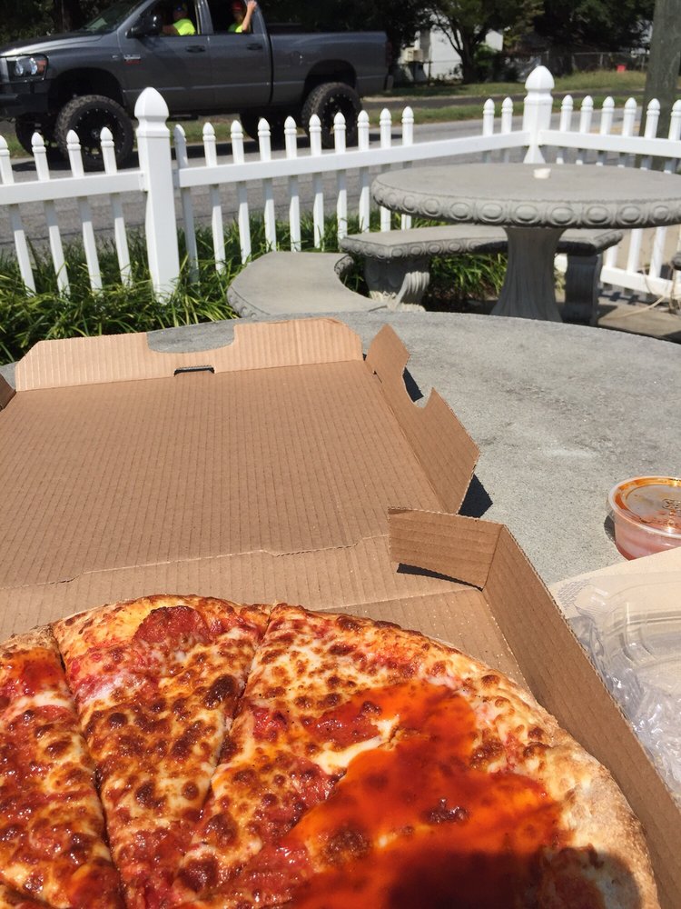 PIZZA AND THEN SOME Updated August 2024 10 Reviews 319 N Main St