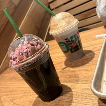Shake Shack Upper East Side - Coke Float Chocolate covered strawberry shake - Burgers Near Me - New York, New York Shake Shack Upper East Side - Coke Float Chocolate covered strawberry shake - Burgers Near Me - New York, New York