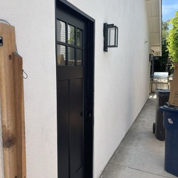 Maxy Pro Painting - Side of house and side door - Painters Near Me Maxy Pro Painting - Side of house and side door - Painters Near Me