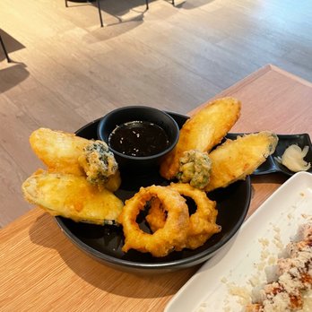 Bamboo Sushi - Veggie Tempura - Sushi Bars Near Me - Seattle, Washington
