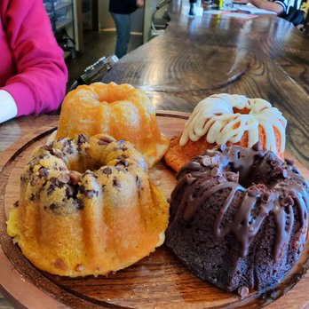 The Last Queen - I believe these were rum cakes on the counter - British Near Me - Enon, Ohio