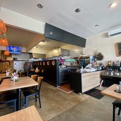 De Afghanan Kabob House - Interior