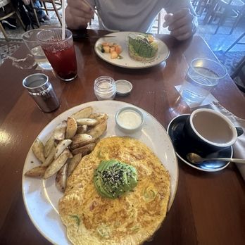 Marmalade Barra de Cocina - Omelette and avocado toast - Coffee & Tea Near Me - Centro, YUC Marmalade Barra de Cocina - Omelette and avocado toast - Coffee & Tea Near Me - Centro, YUC