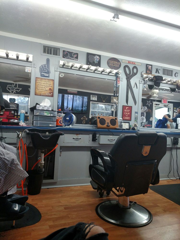 KC’S CUTTING EDGE Updated September 2024 1602 6th St N, Texas City