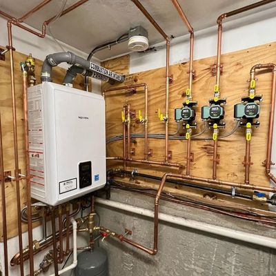 Montrond Repair Logo