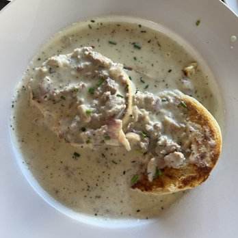 Plenty on Bell - Biscuits and gravy - Breakfast & Brunch Near Me - Los Alamos, California Plenty on Bell - Biscuits and gravy - Breakfast & Brunch Near Me - Los Alamos, California