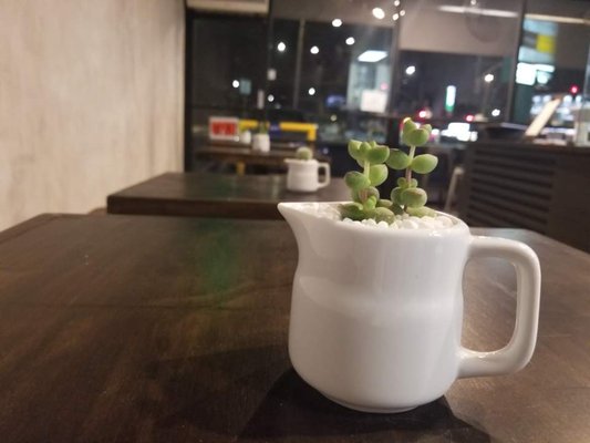 Standing Egg by null