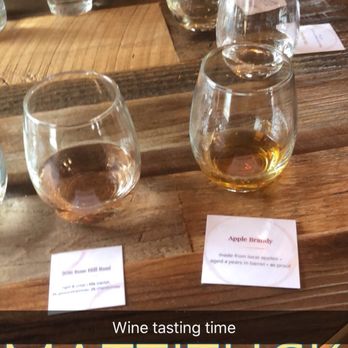 Rose Hill Vineyards - Free Wine Tasting included with stay - Wine Tasting Room Near Me - Mattituck, New York