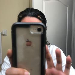Delfis Salon - This is how my hair got ruined. It turned out green with bleach spots all over it.