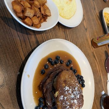 Another Broken Egg Cafe - American Near Me - Gilbert, Arizona