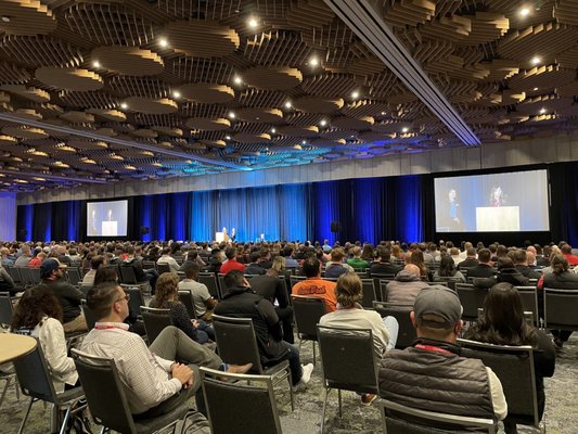 Oregon Convention Center by null