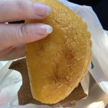 Sabores Bakery - Empanada Colombiana de Pollo - Colombian Near Me - Kissimmee, Florida Sabores Bakery - Empanada Colombiana de Pollo - Colombian Near Me - Kissimmee, Florida