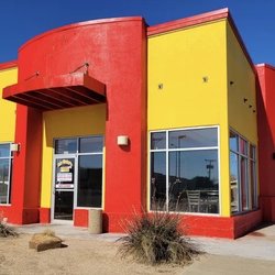 Los Victors - Front of Building
