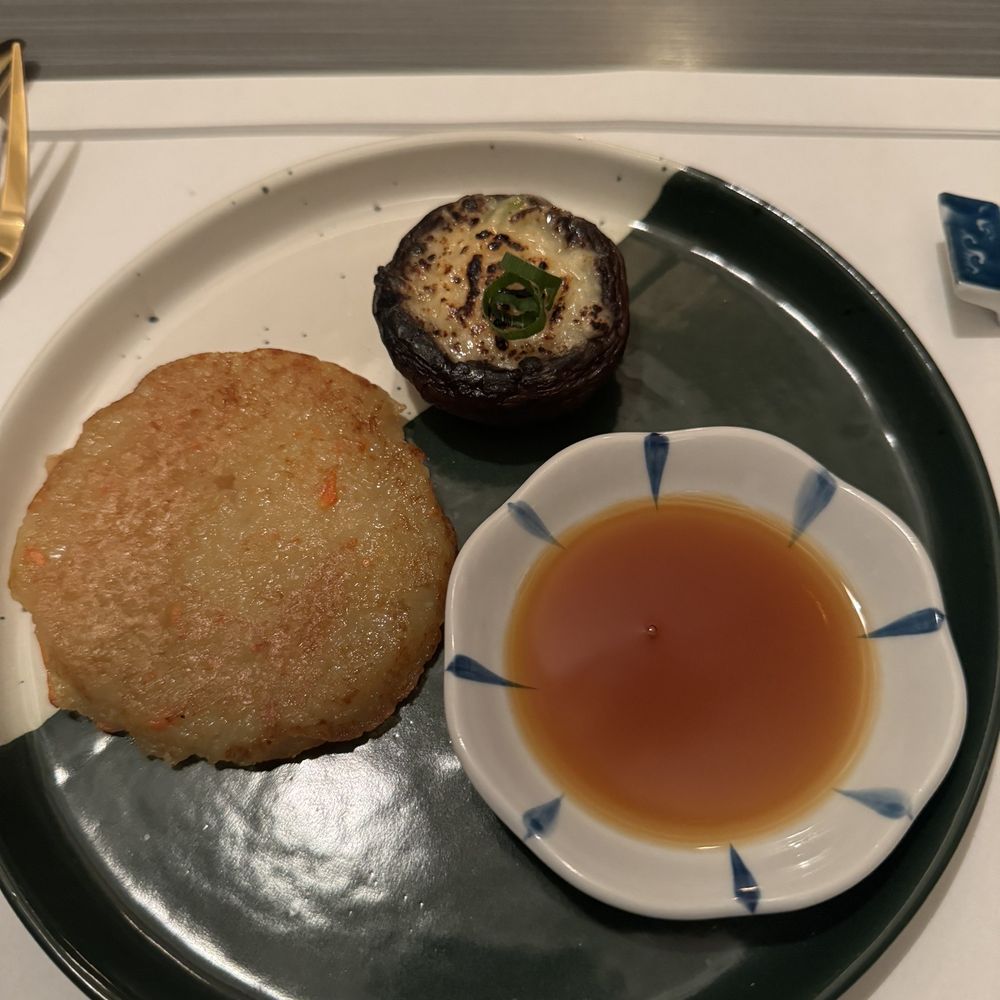 Golden pig - Potato Pancake & Shiitake w/ Cheese - Korean Near Me - Honolulu, Hawaii