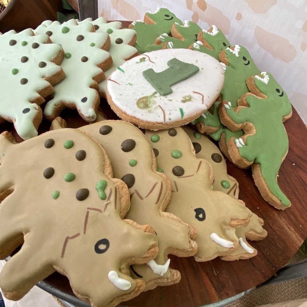La Paz Bakery - Dinosaur cookies - Bakeries Near Me - Canoga Park, California La Paz Bakery - Dinosaur cookies - Bakeries Near Me - Canoga Park, California