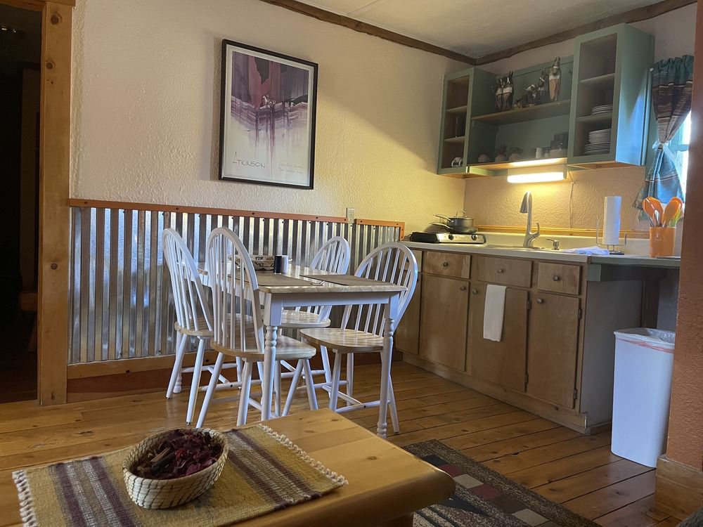 TWO FOX CABINS & RVS Updated September 2024 10 Reviews 404 S Oak