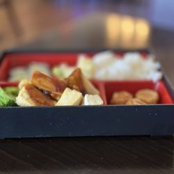 Ichi Sushi - Lunch: Tofu Teriyaki Bento Box