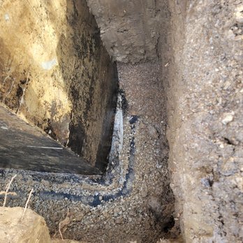 Aquamaster Basement Waterproofing - weeping tile installation and supporting with 3/4 clear gravel - Waterproofing Near Me - Barrie, Ontario Aquamaster Basement Waterproofing - weeping tile installation and supporting with 3/4 clear gravel - Waterproofing Near Me - Barrie, Ontario