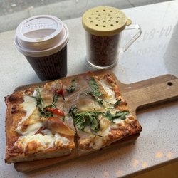 Casa Eatalia - Coffee and prosciutto pizza~