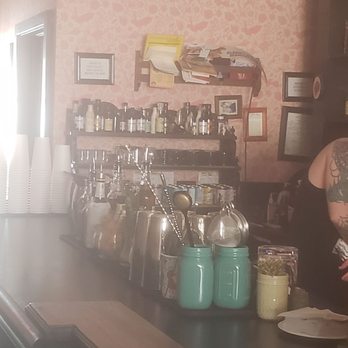 Diamond Dogs - Cocktail Bars Near Me - Astoria, New York