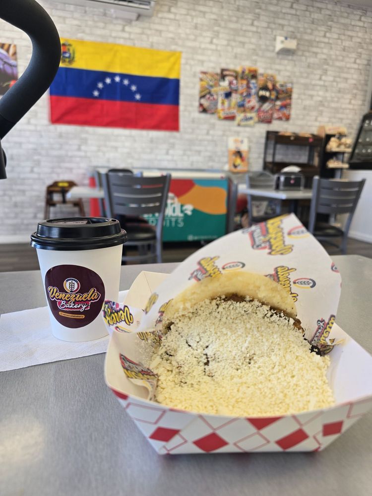 Venezuela Bakery - Davenport