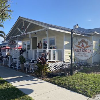 Pizza Gorda - Pizza Gorda picture from the street. An old house with unique vibe inside and a nice patio on the outside. - Pizza Near Me - Punta Gorda, Florida Pizza Gorda - Pizza Gorda picture from the street. An old house with unique vibe inside and a nice patio on the outside. - Pizza Near Me - Punta Gorda, Florida