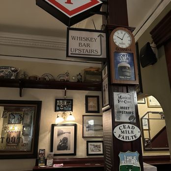 The Ha'penny Bridge Inn - Pubs Near Me - Dublin, D