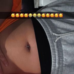 FN Classy Tattoo & Body Piercing - Belly piercing