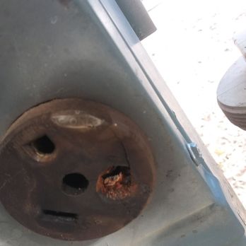 Fallon RV Park - Faulty old 30 amp supply panels - RV Parks Near Me - Fallon, Nevada