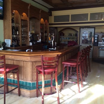 Strings Italian Cafe - Bar area - Italian Near Me - Yreka, California Strings Italian Cafe - Bar area - Italian Near Me - Yreka, California