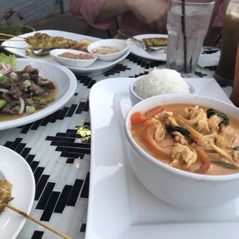 Silk Thai Restaurant - Thai Near Me - Charlottesville, Virginia
