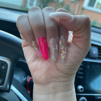Helen Nails - Birthday nails - Nail Salons Near Me - Hemet, California