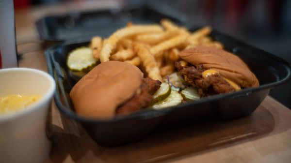 Dave's Hot Chicken by null