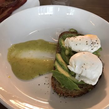Maplewood Kitchen and Bar - Avocado Benedict - Breakfast & Brunch Near Me - Cincinnati, Ohio