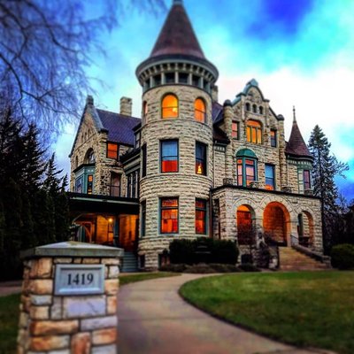 Castle La Crosse Bed & Breakfast by null